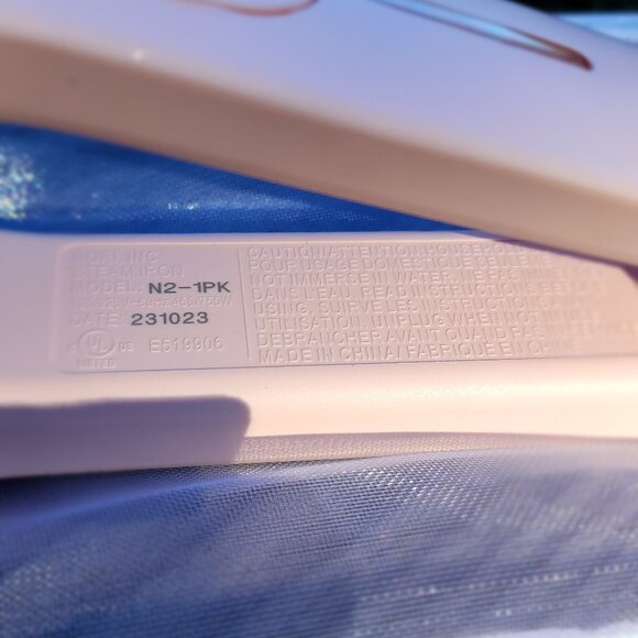 Nori steam iron - Picture 3 of 6